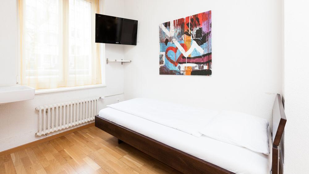 Swiss Star Guesthouse Oerlikon - Contactless Self Check-In Zurich Extérieur photo