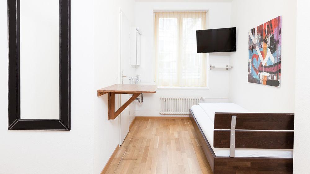 Swiss Star Guesthouse Oerlikon - Contactless Self Check-In Zurich Extérieur photo