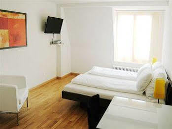 Swiss Star Guesthouse Oerlikon - Contactless Self Check-In Zurich Extérieur photo